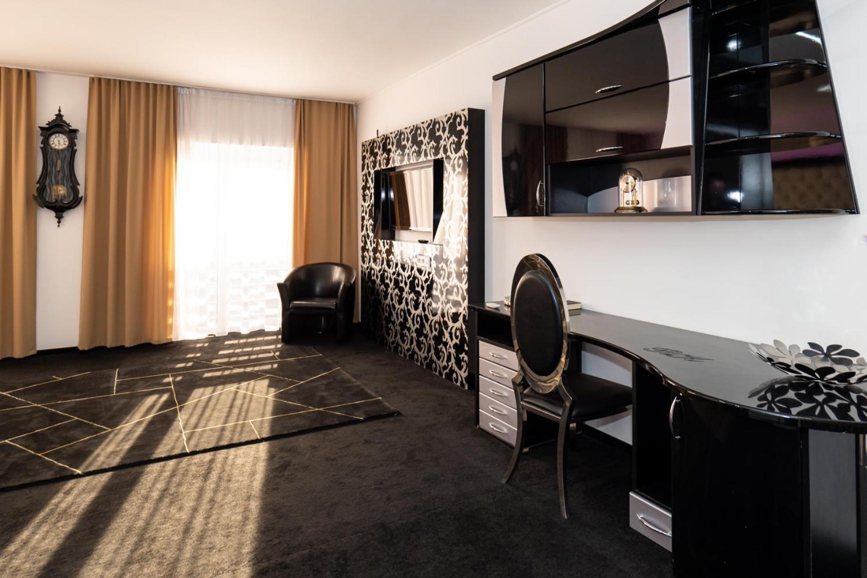 Titan Centrum Apartman Ньиредьхаза Экстерьер фото